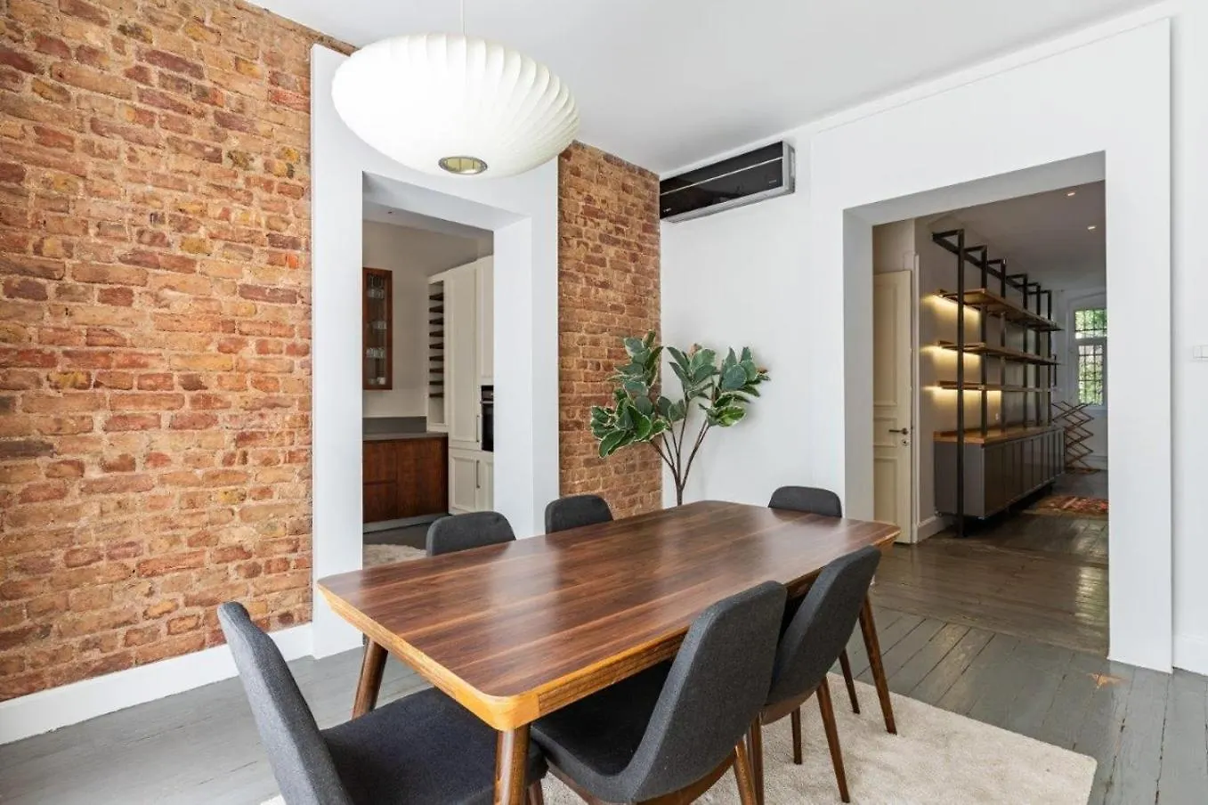 Bright Central Cool 2Bed 2 Bath Airy Home #353 0*, Istanbul