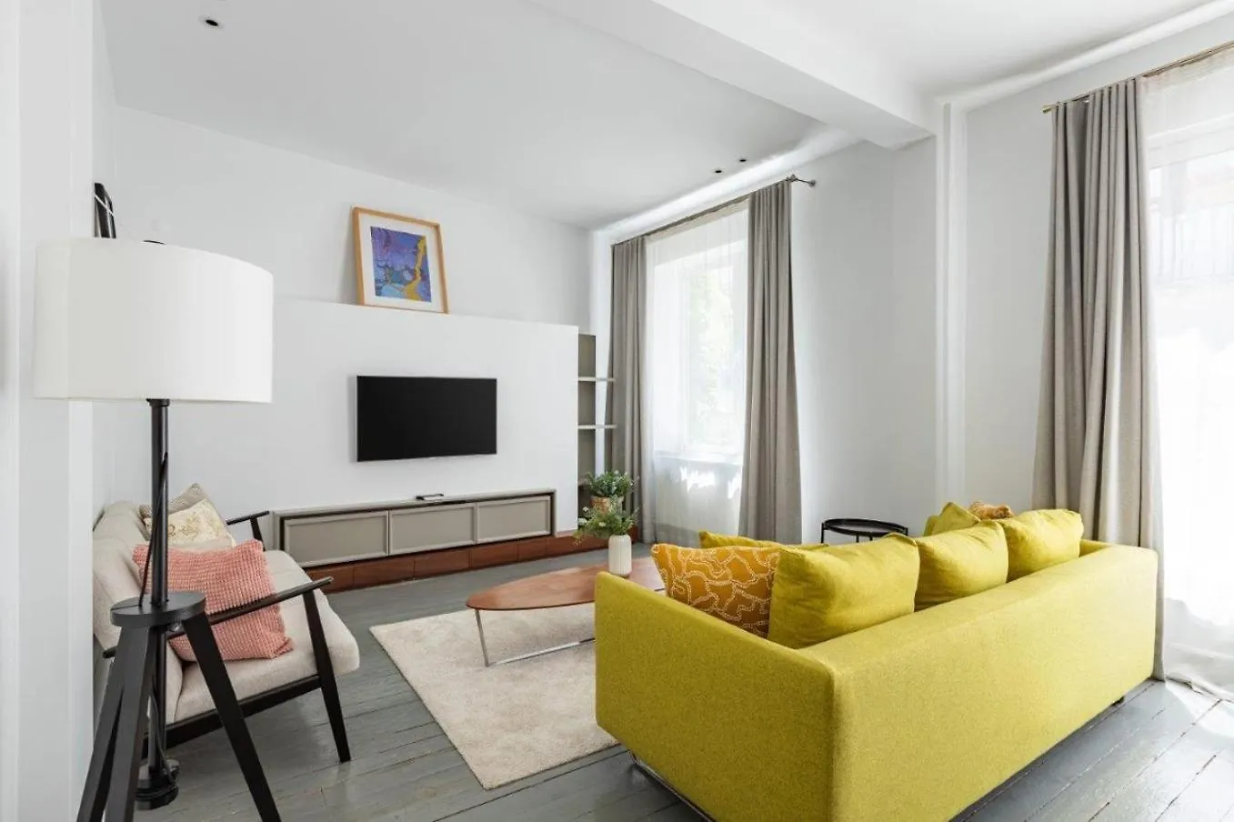 Bright Central Cool 2Bed 2 Bath Airy Home #353